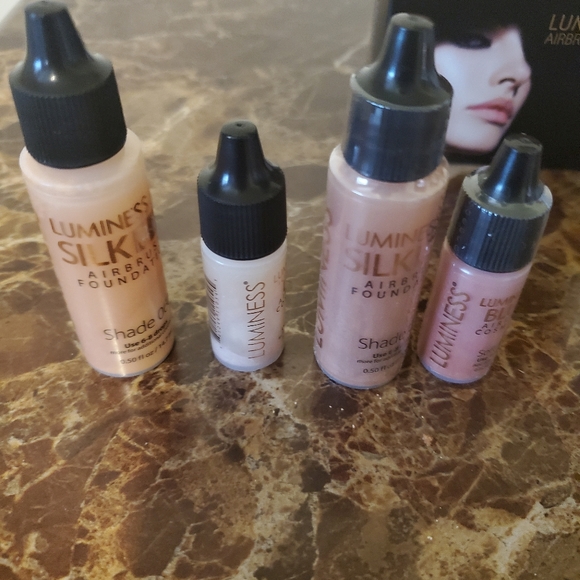 Luminess Air Brush Make up PRICE FIRM!!! - Picture 9 of 16
